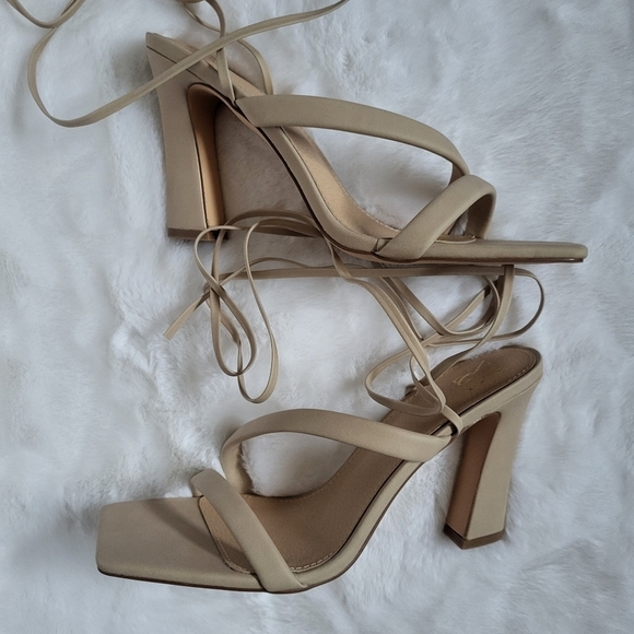 NWT New York & Company Women's Ines Heeled Sandals Size 10 - Picture 3 of 9